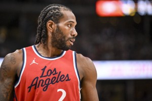 惹众怒：NBA多队要求联盟惩罚快船，一细节显示小卡的确很有心机